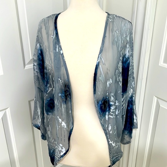 Patterson J. Kincaid Jackets & Blazers - Patterson J Kincaid silk velvet burnout kimono